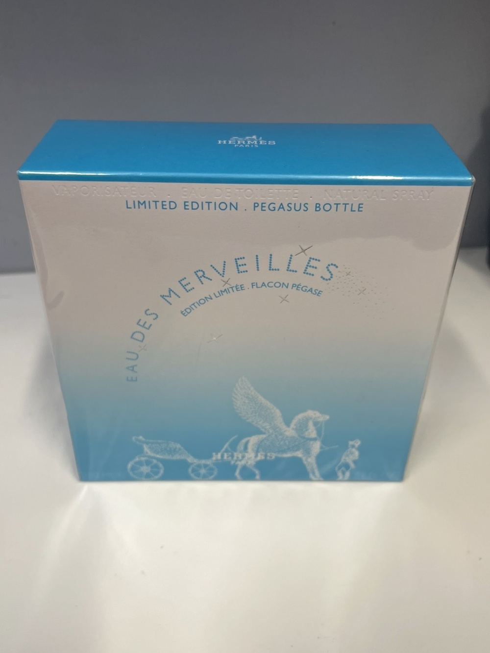 Hermès Eau des Merveilles Limited Edition Pegasus Bottle - Blue/White
